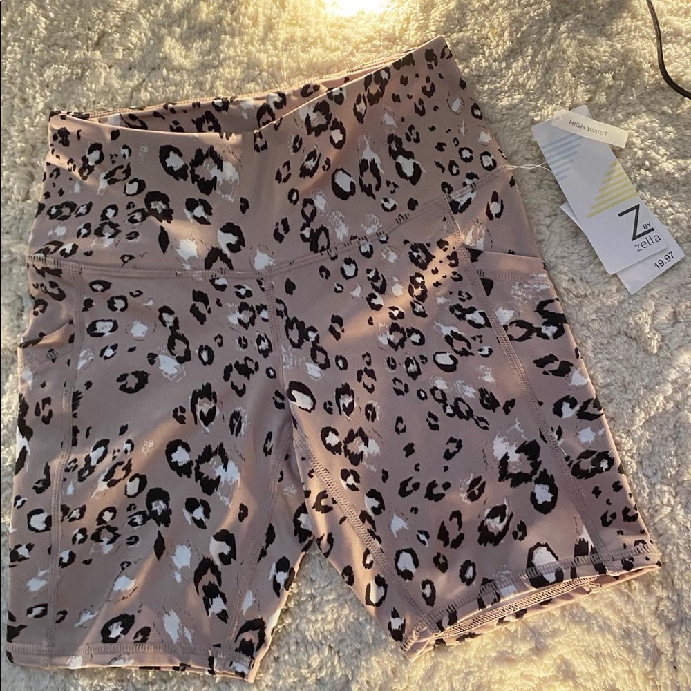 Z By Zella high waisted biker shorts 🐆